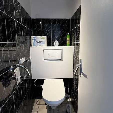 Maison Moderne Avec Cour Privee Et Parking Securise - Fr-1-696-83 펜션