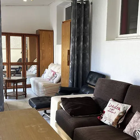 Maison Moderne Avec Cour Privee Et Parking Securise - Fr-1-696-83