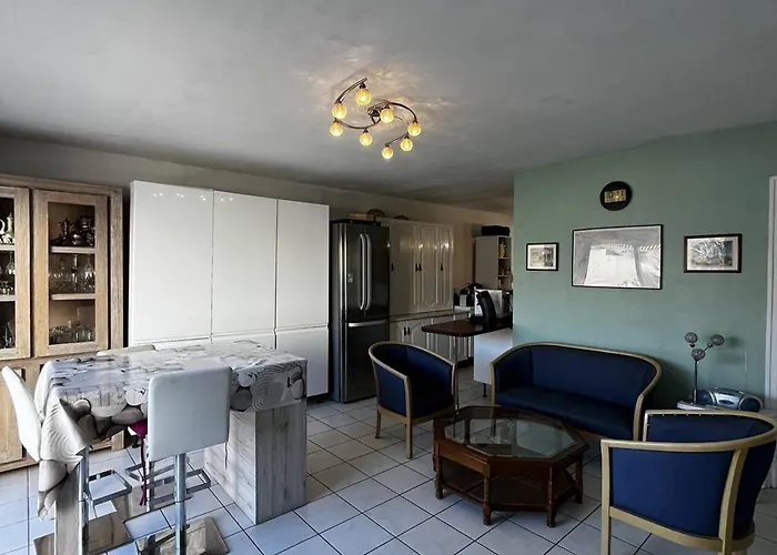 Maison Moderne Avec Cour Privee Et Parking Securise - Fr-1-696-83 בית נופש *