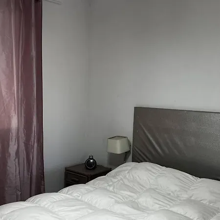 Maison Moderne Avec Cour Privee Et Parking Securise - Fr-1-696-83