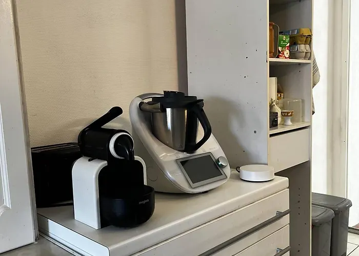 Maison Moderne Avec Cour Privee Et Parking Securise - Fr-1-696-83 Vakantiehuis *